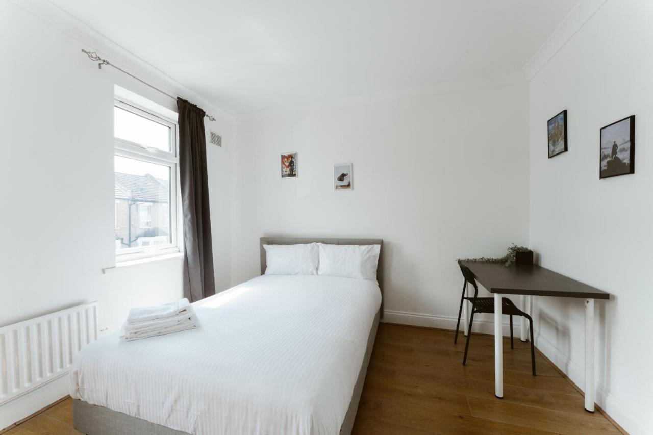 Plaistow Cosy Double Rooms - 8 런던 외부 사진